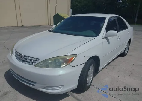 2002 Toyota Camry Le V6 z USA, uszkodzony, nr VIN 4T1BF32K42U007564